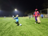 Pietenvoetbal voor S.K.N.W.K. JO7-1 en JO8-1 (vrijdag 29 november 2024) (104/222)